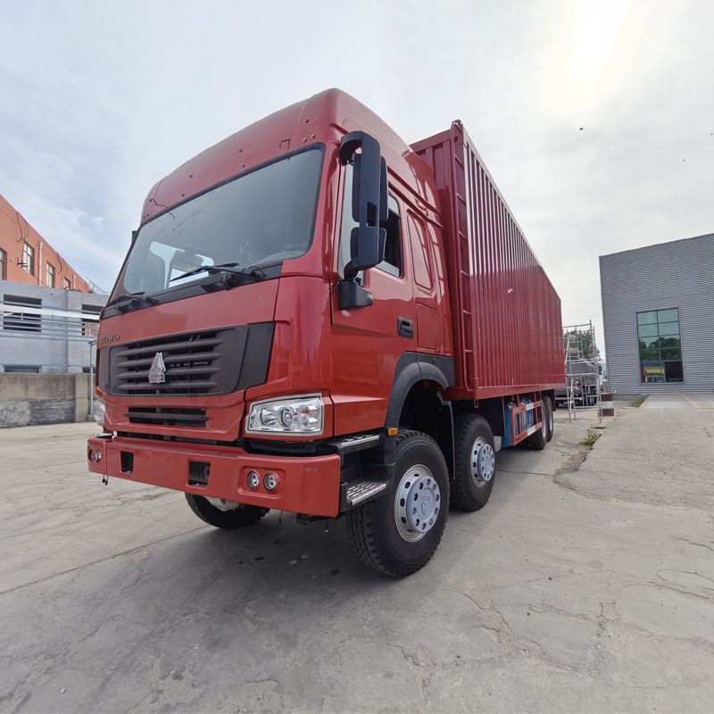 Heavy Duty 8x4 Enclosed Cargo Truck HOWO Box Van Truck