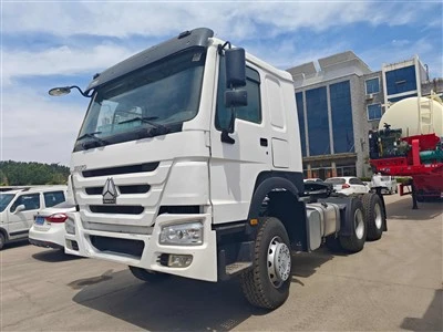 Caminhão trator Howo 6x4