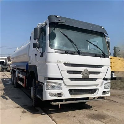 Caminhão de combustível sinotruk 6x4